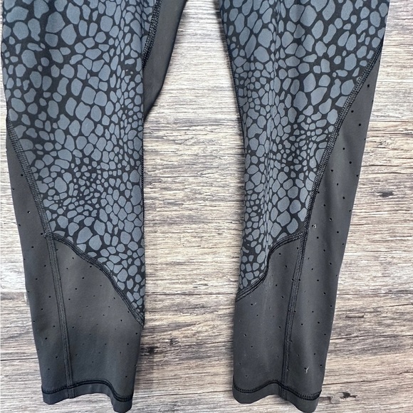 Athleta Black Patterned Leggings - Picture 7 of 8